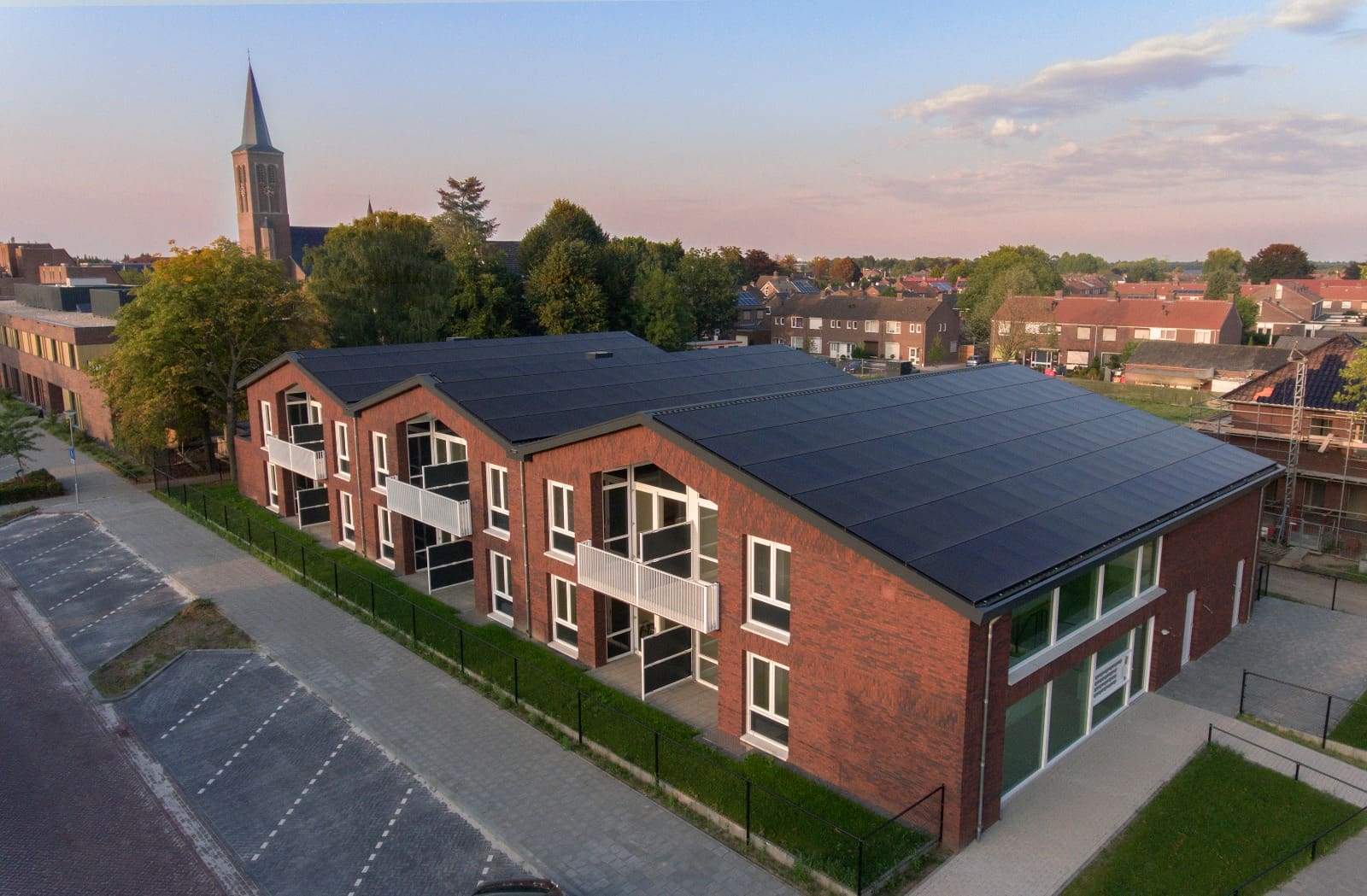 Dakgeïntegreerde zonnepanelen WoZoCo Maasbree